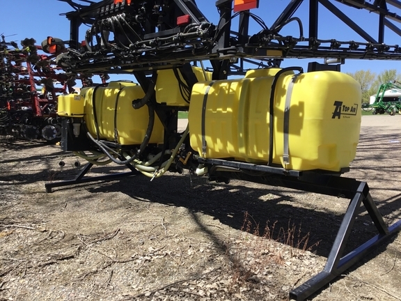 2015 John Deere T600 Pull-Type Sprayer